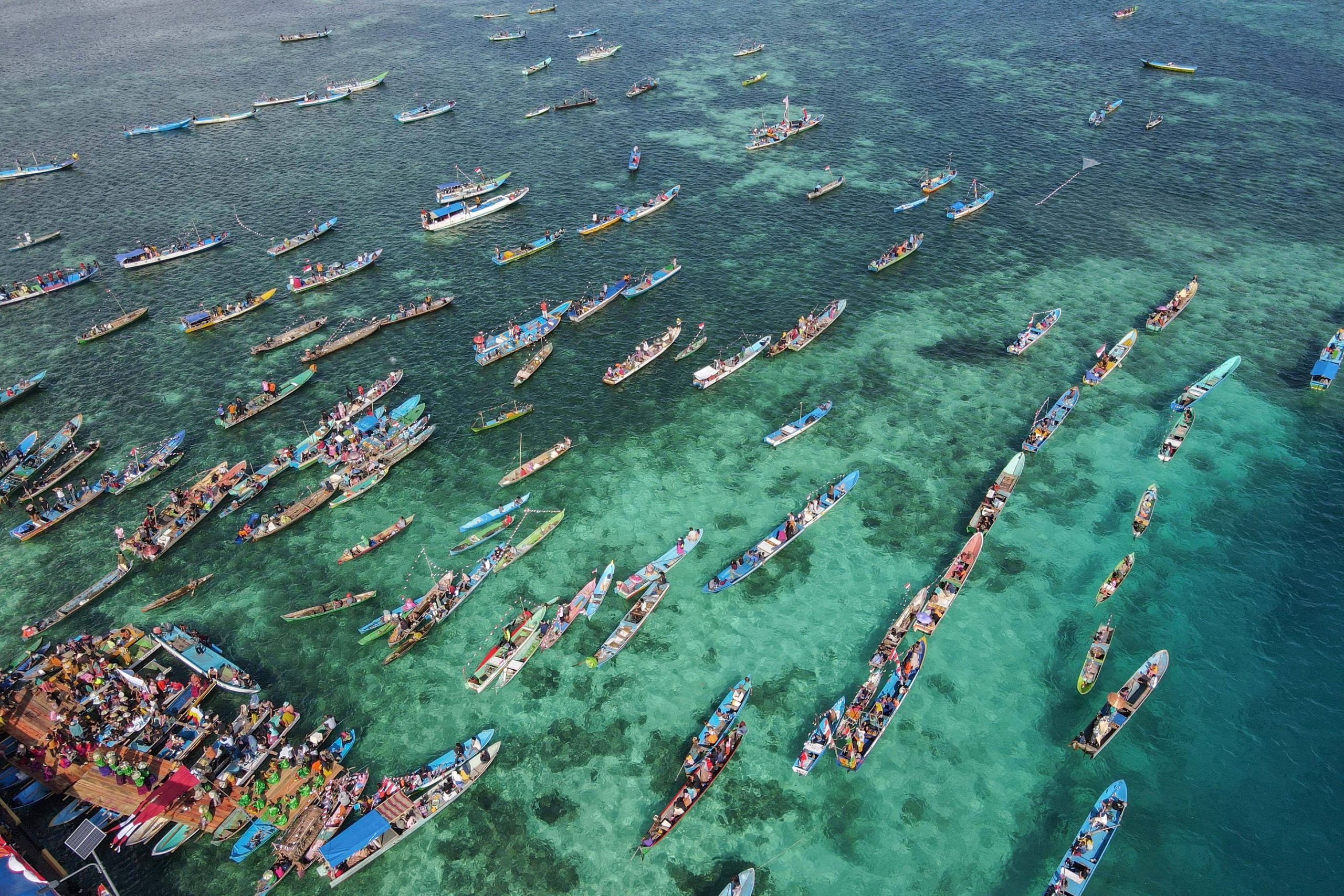 Parade_seni_dan_ratusan_perahu_Bajau-01hwvhmrnj6cqrfdp33qna59vd
